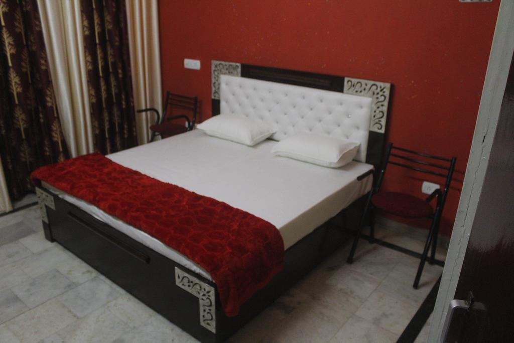 Thomas Home Stay Agra  Ngoại thất bức ảnh